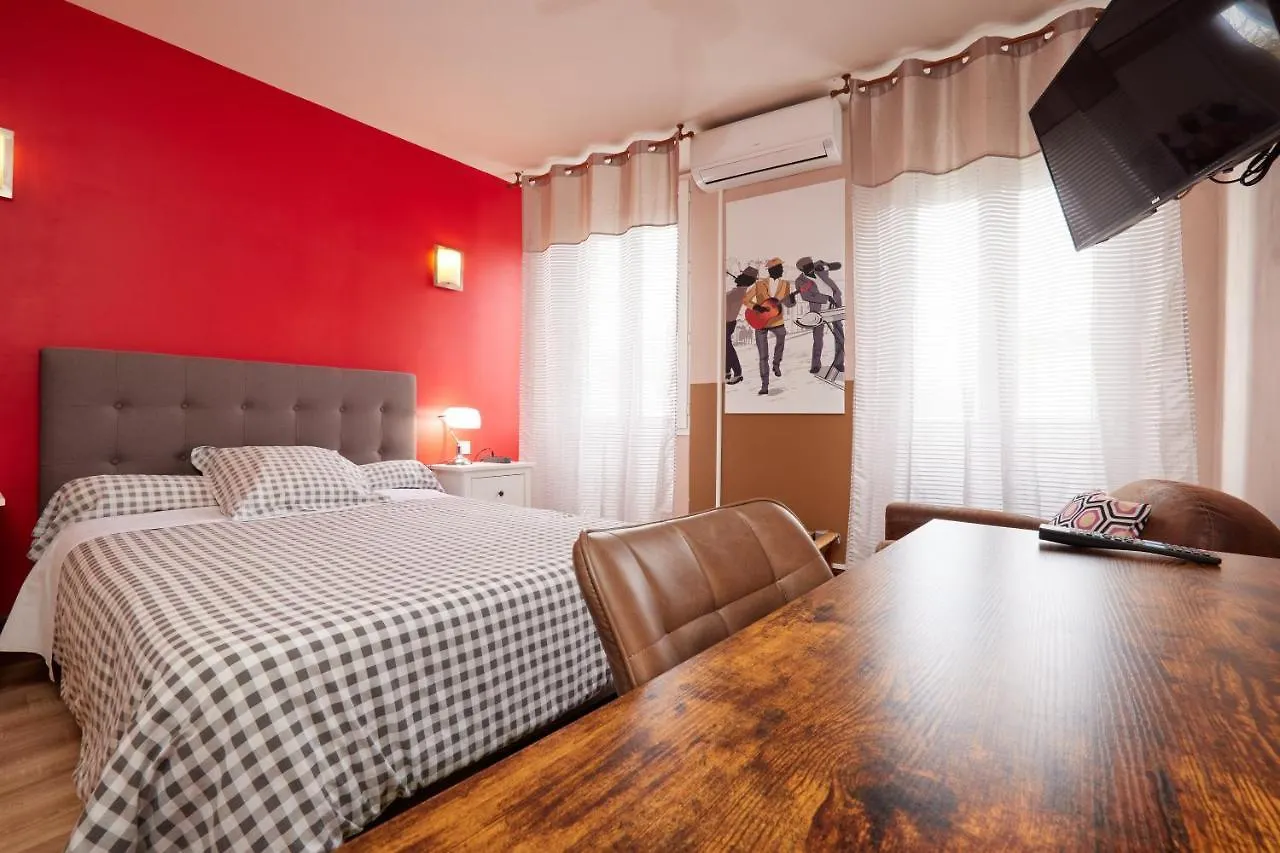 hotel de la paix Pamiers 2*,  France